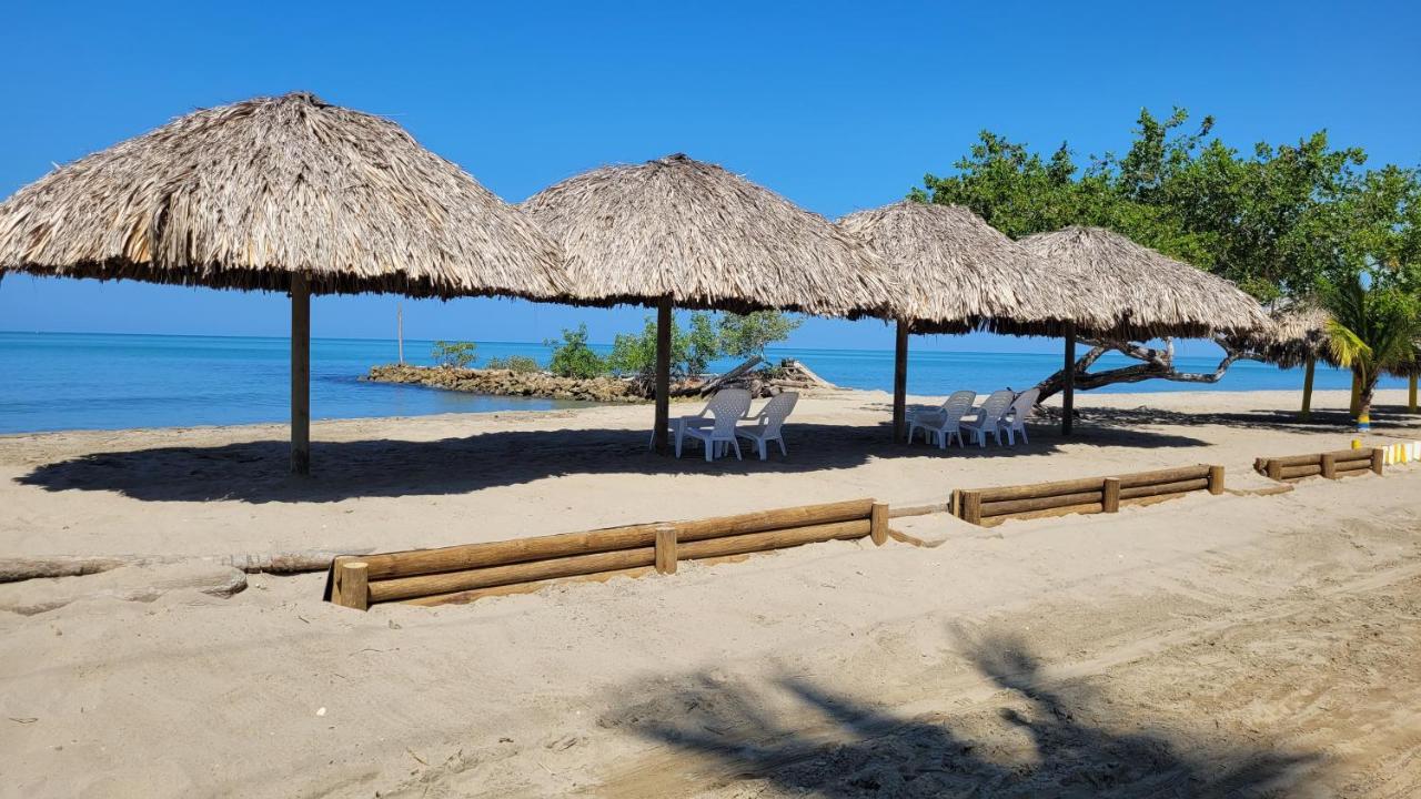 Hotel Cabana Playa Danray Coveñas エクステリア 写真